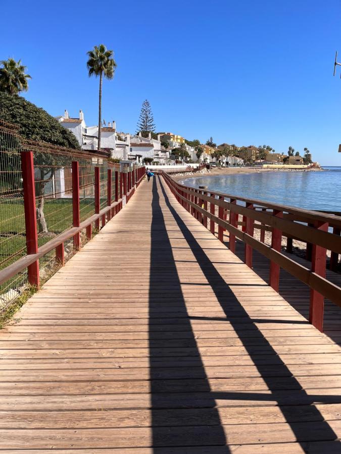 Beachfront Apartment Near Marbella Sitio de Calahonda Exteriör bild