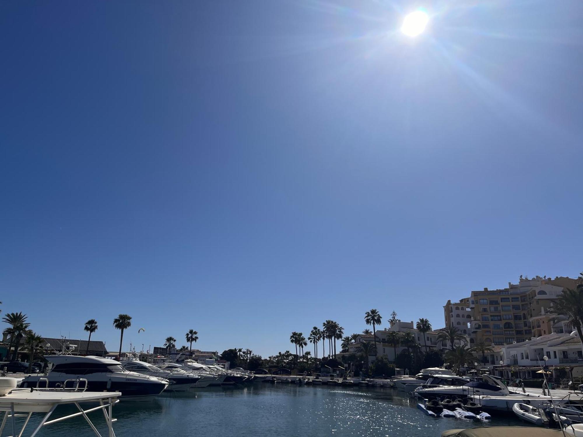 Beachfront Apartment Near Marbella Sitio de Calahonda Exteriör bild